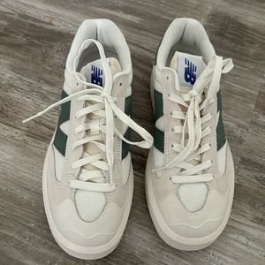 COPY - NWOT New Balance CT302 Sneakers 8.5M/10W